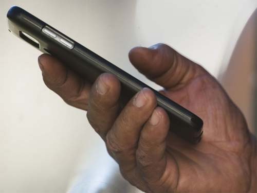 Para não vazar fotos íntimas de mulher, homem exige sexo e é preso