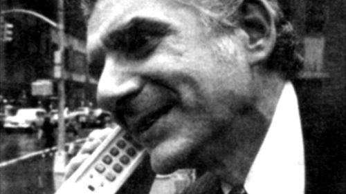 O extraordinário motivo que acelerou a invenção dos telefones celulares