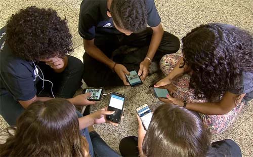 Ano Letivo de 2025 Inicia com Proibição de Celulares nas Escolas