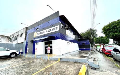 Homem fica com vísceras de fora após ser esfaqueado pela esposa