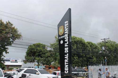 Mulher é presa com plantação de maconha em casa no Farol Por Redação 30/04/2024