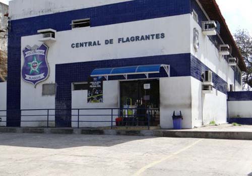 Filho agride e tenta roubar salário do pai para comprar drogas