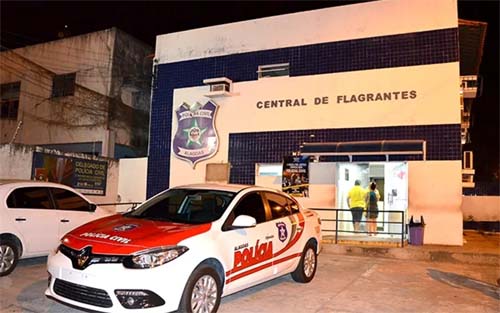 Capitão da PM registra BO contra colega de farda por agressão dentro de bar, em Maceió