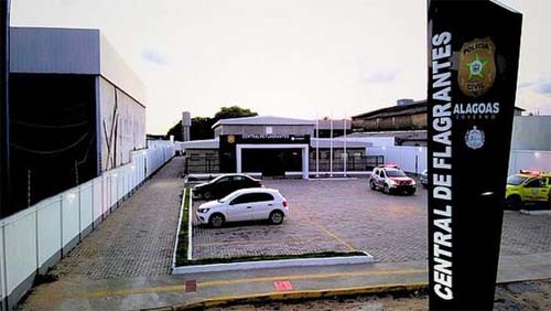 Homem denuncia ex-namorado por estupro após acordar durante ato sem consentimento