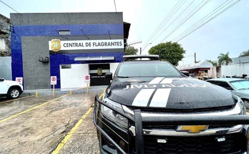 Mulher é presa e autuada em flagrante por tráfico de drogas no Jaraguá