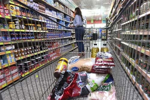 Redução nos custos do kit alimentar essencial ocorre em todas as capitais brasileiras durante o segundo semestre de 2025