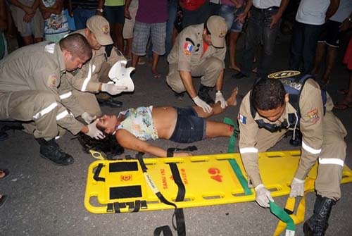 Mulher sofre mal súbito e cai de motocicleta na Rodovia Mário Freire Leahy, em Penedo