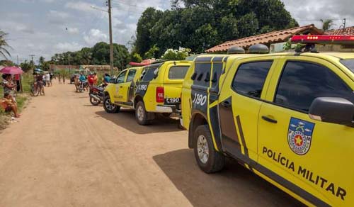 Casal de idosos e criança de 3 anos são encontrados mortos em residência