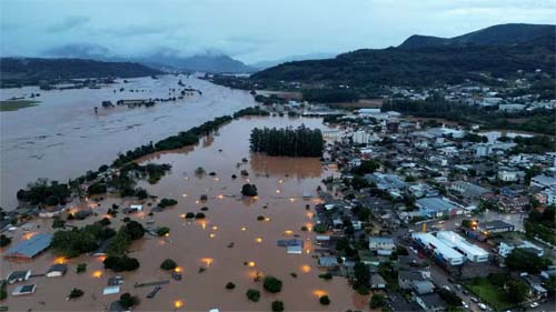 Temporais no RS deixam 37 mortos, afetam rios de todo estado e podem provocar cheia recorde no Guaíba