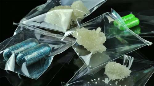 'Fiquei 4 dias sem comer e dormir, só com drogas e sexo': o que é chemsex, prática que cresce no Brasil