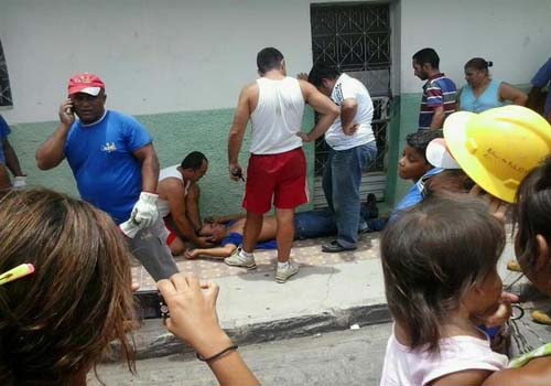 Homem leva choque em poste e fica pendurado por 1h à espera de socorro