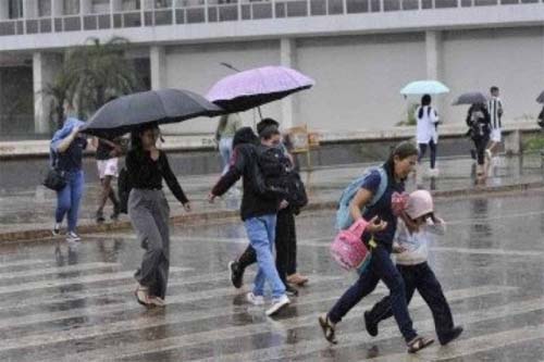 Inmet emite alerta de perigo para temporais em 11 estados e no DF