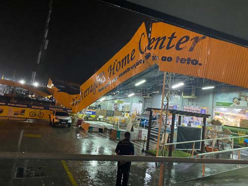 Chuva com vento, raios e granizo causa prejuízos em Santana do Ipanema