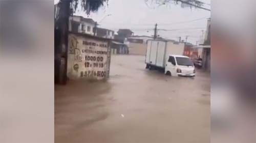 Chuvas Deixam Dois Mortos e Provocam Alagamentos em Recife