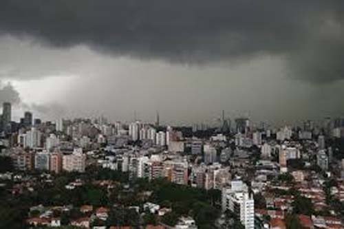 Chuva causa 22 pontos de alagamento em São Paulo e deixa 56 mil sem energia