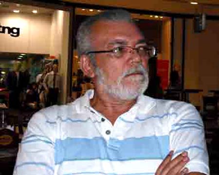 A Tribuna de União descobre em Recife poeta palmarino conhecido em todo mundo