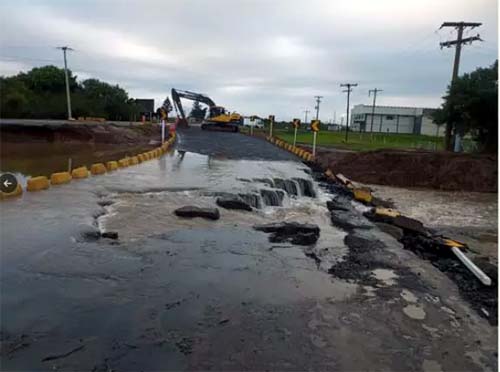 Ciclone no Rio Grande do Sul causa bloqueios e estragos em rodovias; alerta vai até quarta