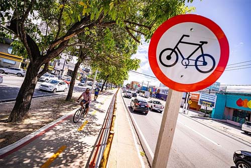 Ciclovia da Avenida Fernandes Lima é inaugurada e deve beneficiar 300 mil pessoas
