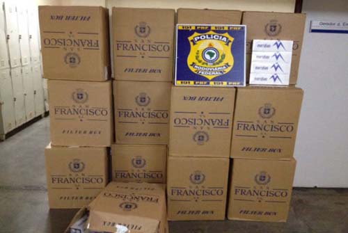 PRF apreende mais de 100 mil cigarros na BR 101