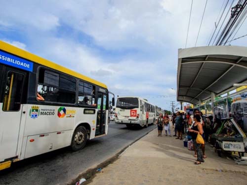Sindicato opta por paralisação e ônibus não devem circular em Maceió na sexta