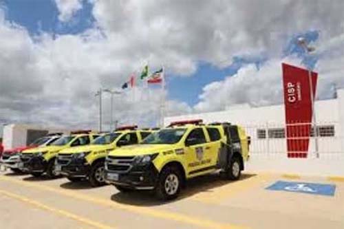 Homem que atirou e matou o irmão por engano se apresenta à polícia no Sertão alagoano