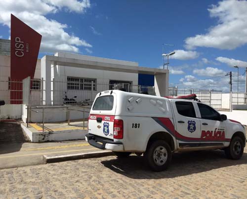 Polícia Civil prende acusados de homicídio em Murici