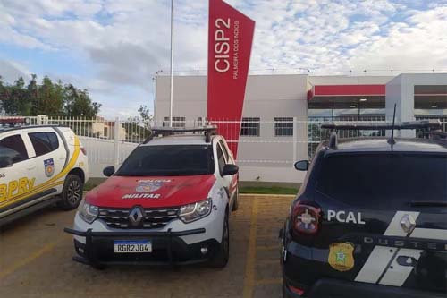 Homem é preso após agredir e tentar roubar pistola de sargento em Porto Real do Colégio