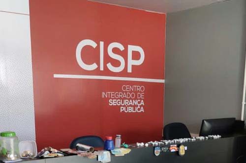 Casal é preso e autuado por tráfico de drogas em Porto Real do Colégio