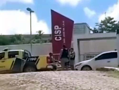 Acusado de matar filho e jogar corpo no quintal será internado em centro psiquiátrico