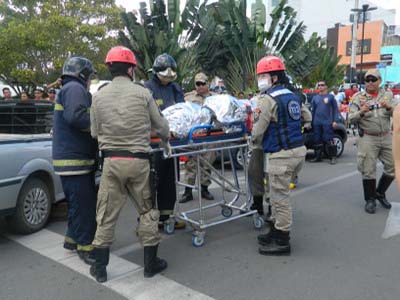 Choque entre moto e ônibus deixa um morto e um ferido em Arapiraca