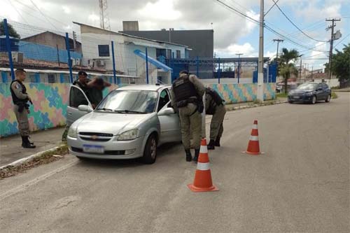 Polícia Militar reforça policiamento na região do Clima Bom, em Maceió