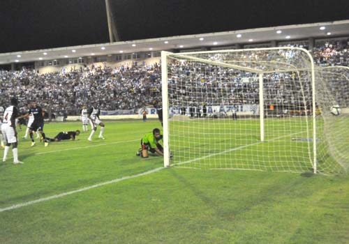 CSA perde para o Corinthians-AL por 4 a 2 no Rei Pelé
