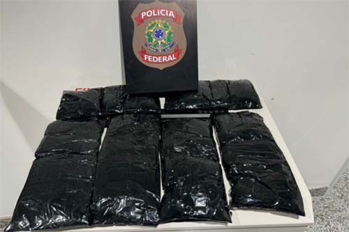 Mulher é flagrada com 3,1 quilos de cocaína no Aeroporto do Recife