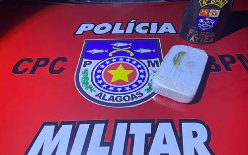 Jovem é preso com cocaína em carro de aplicativo no Pontal da Barra