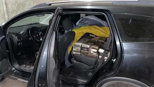 PF apreende 437 quilos de cocaína que seriam levados em carga de frutas