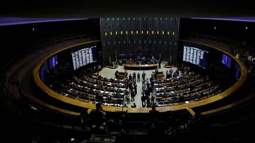 Senadores e deputados articulam frente anticorrupção em apoio a Moro