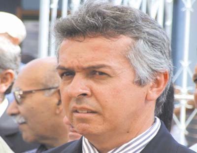 Prefeito de Coité do Nóia é atacado por enxame de abelhas; estado de saúde é grave