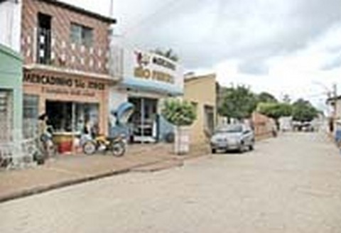 Bandidos explodem e levam Caixa Eletrônico da agencia do Bradesco em Coité do Noia