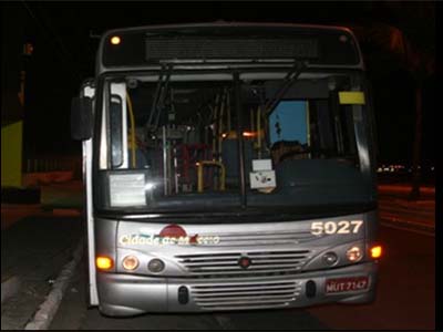Dois ônibus são atacados por bandidos em Maceió
