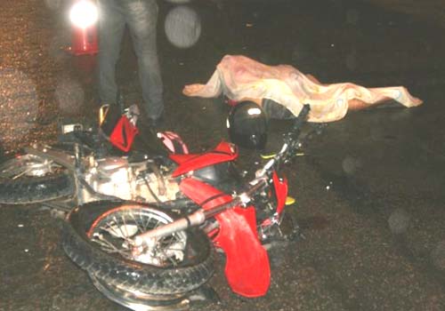 Colisão entre duas motos deixa um morto e outro ferido no Santa Amélia