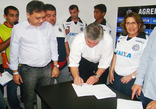 Caixa investe R$ 1 milhão em time alagoano da Série B após lobby de Collor