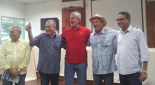 Fernando Collor visita hospital em União dos Palmares