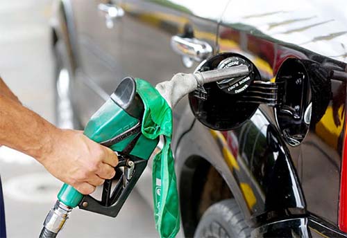 Combustíveis ainda são os vilões da inflação. Alta passa de 40%