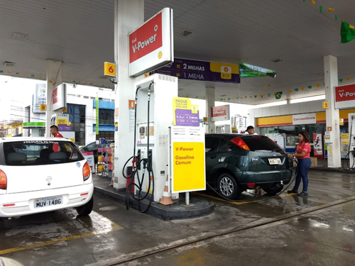 Gasolina e diesel recuam nos postos após cortes da Petrobras na refinaria
