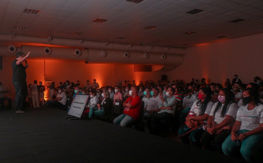 Empreende Alagoas é lançado com a presença de comerciantes informais