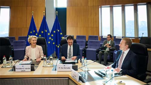 Fabricantes de automóveis multados em 458 milhões de euros por cartel anti-reciclagem na UE