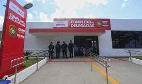 Mulher foge seminua de casa após ser ameaçada pelo companheiro, na Barra Nova, AL