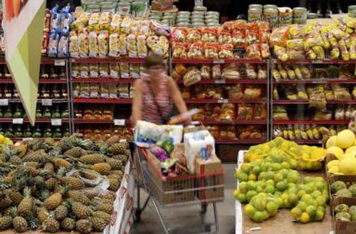 Menos cerveja, mais alimentos: consumidor mudou carrinho de compra em ano sem festa de Carnaval