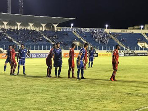 Fora de casa, CRB vence o Confiança e se mantém no G4 da Copa do Nordeste