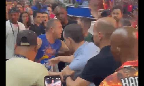 Prefeito de Vitória é agredido durante desfile de Carnaval no Espírito Santo